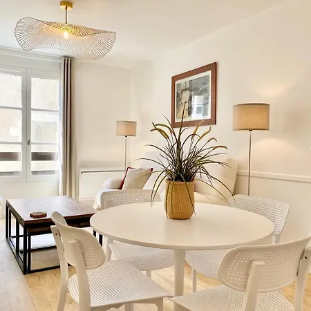 Elegant Avec Vue Sur Le Port